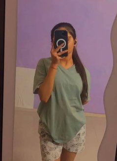 Riya - escort in New Delhi Photo 3 of 4