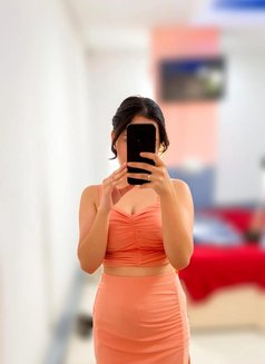 Riya - escort in New Delhi Photo 1 of 3