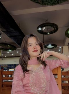 Riya - escort in New Delhi Photo 13 of 18