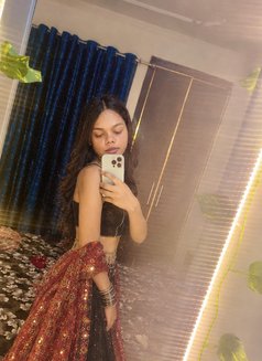 Riya - puta in New Delhi Photo 5 of 5