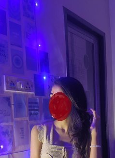 Riya - puta in Noida Photo 2 of 4