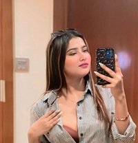 Riya - puta in Pune Photo 7 of 9