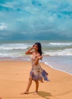 Priya - escort in Singapore Photo 5 of 9