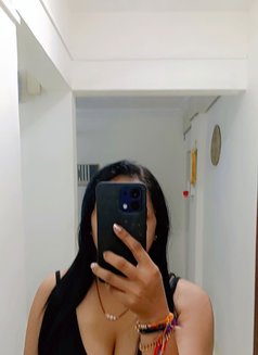 Riya - Intérprete de adultos in Surat Photo 2 of 5