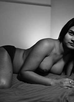 Riya - Transsexual escort in Bangalore Photo 12 of 16