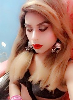 Riya - Transsexual escort in Mumbai Photo 2 of 6