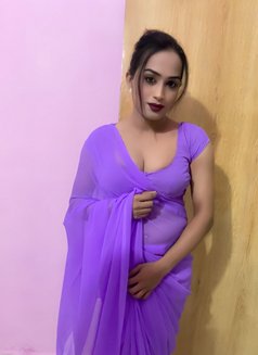 Riya - Acompañantes transexual in Pune Photo 2 of 6