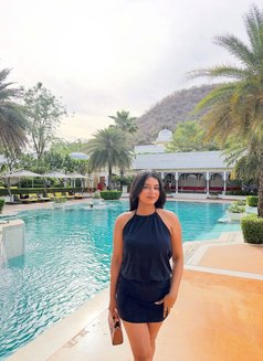 Riya Indian Model - companion in Dubai Photo 4 of 7