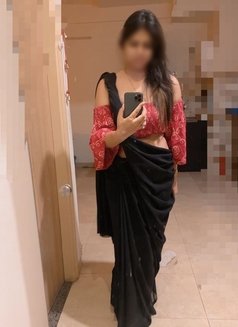 Riya Kaur - escort in New Delhi Photo 9 of 10