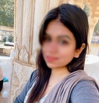 Riya Kaur - escort in Noida