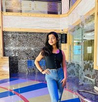 Riya Kha - puta in Gurgaon