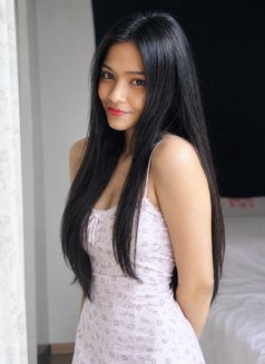 Riya Kumari - puta in Hyderabad Photo 1 of 3
