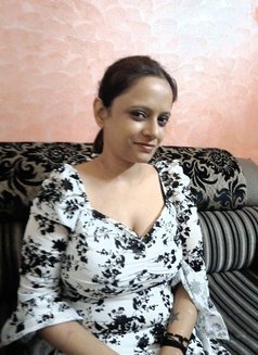 Riya Massage Parlour New Delhi - escort in New Delhi Photo 3 of 4