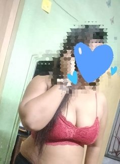 Riya Mukerjee with female friend - Masajista in Kolkata Photo 9 of 10