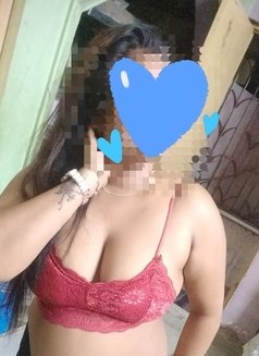 Riya Mukerjee with female friend - Masajista in Kolkata Photo 10 of 10