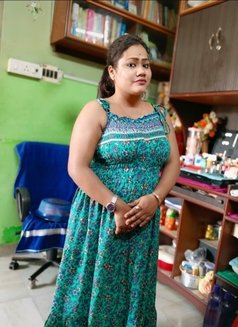 Riya Mukherjee - Intérprete de adultos in Kolkata Photo 3 of 9