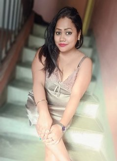 Riya Mukherjee - Intérprete de adultos in Kolkata Photo 9 of 9