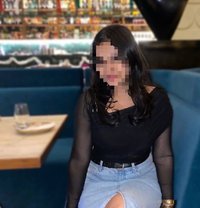 Sarangi new girl - puta in Colombo