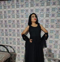 Riya Patel - puta in Ahmedabad