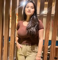 Riya Patel - puta in Ahmedabad