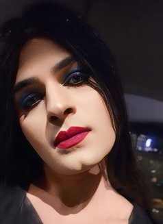 Riya Patil - Acompañantes transexual in Pune Photo 9 of 9