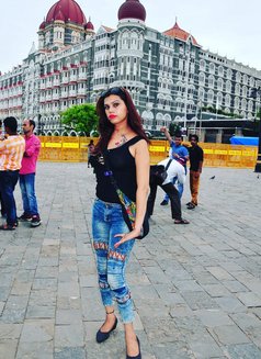 Riya Riya - Transsexual escort in Mumbai Photo 10 of 10