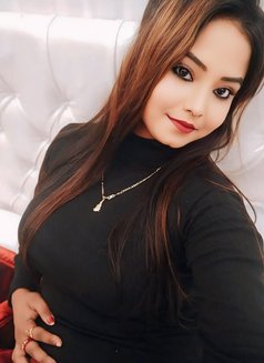 Riya Roy - puta in Kolkata Photo 4 of 4