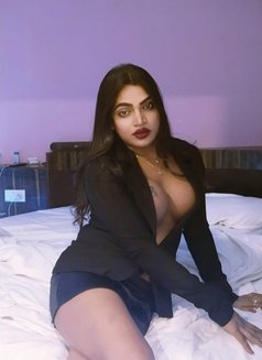 Riya sexy - Transsexual escort in Mumbai Photo 16 of 16