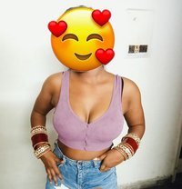 Riya Sexy - puta in Lucknow