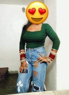 Riya Sexy Paid Service - puta in Chandigarh Photo 5 of 8