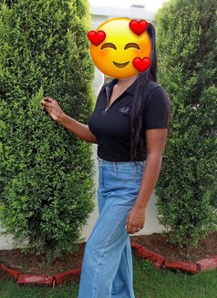 Riya Sexy Paid Service - puta in Chandigarh Photo 2 of 4