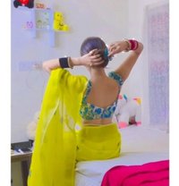 Riya Shah - puta in Rajkot