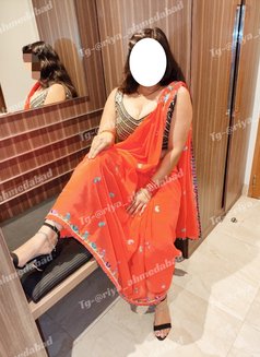 Riya Sharma(CAM show & Realmeet)) - puta in Ahmedabad Photo 8 of 8