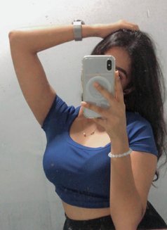 Riya Sharma College Student - puta in Abu Dhabi Photo 6 of 6