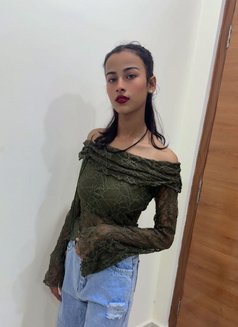 Riya Sharma Independent Girl - puta in Hyderabad Photo 1 of 4
