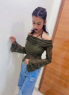 Riya Sharma Independent Girl - puta in Hyderabad Photo 2 of 4