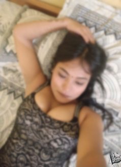 Riya Sharma - puta in New Delhi Photo 3 of 4