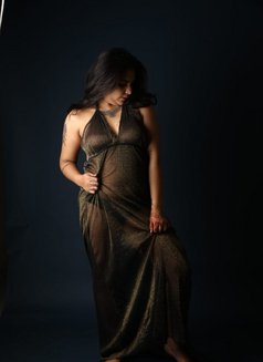 Riya Sharma - puta in Pune Photo 2 of 10