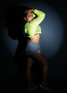 Riya Sharma - puta in Pune Photo 3 of 10