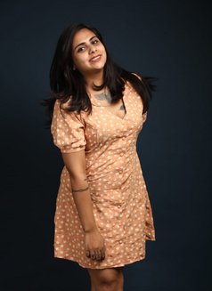 Riya Sharma - puta in Pune Photo 10 of 10