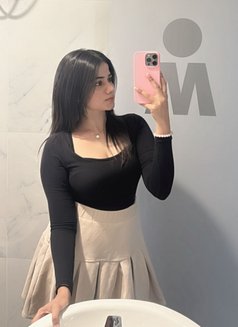 Riya Sharma Vip Model - puta in Dubai Photo 4 of 6