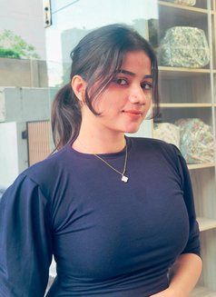 Riya Sharma Vip Model - escort in Abu Dhabi Photo 5 of 5