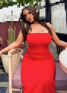 Riya Singh Cam and Real Meet - escort in New Delhi Photo 4 of 4