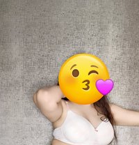 Riya Singh Cam and real Only outcall - puta in New Delhi Photo 6 of 12