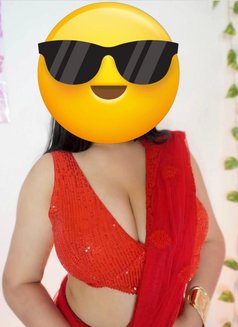 Riya Singh Cam and real Only outcall - puta in New Delhi Photo 10 of 10