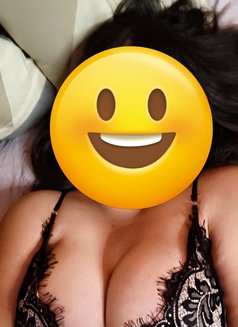 Riya Singh Cam and real Only outcall - escort in New Delhi Photo 10 of 13