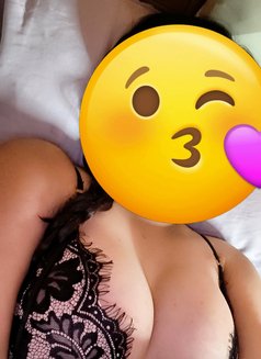 Riya Singh Cam and real Only outcall - escort in New Delhi Photo 13 of 13