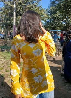 Riya Singh - Intérprete de adultos in Noida Photo 1 of 5