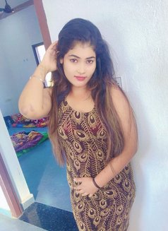Riya Singh - puta in Ahmedabad Photo 7 of 16