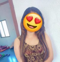Riya Singh - puta in Ahmedabad